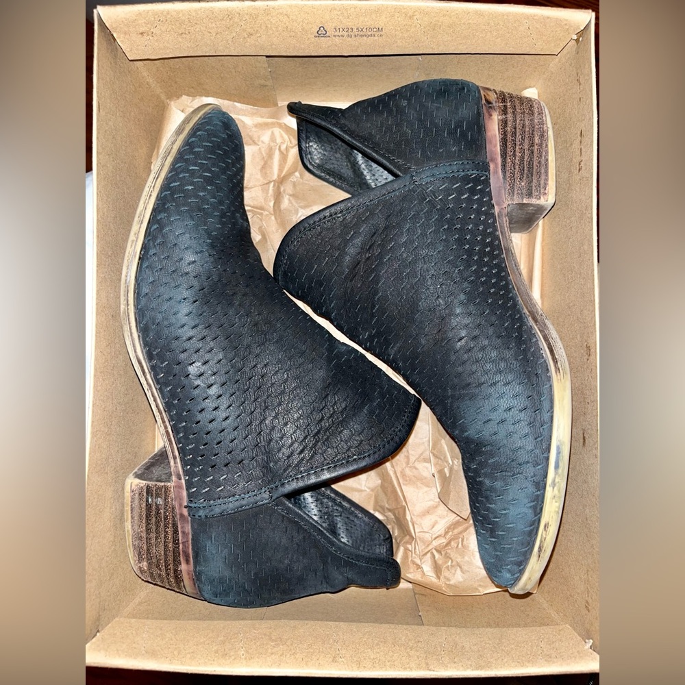 Lucky Brand Bashina Booties